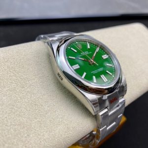 Rolex Oyster Perpetual 41 Ref: 124300(green dial oyester) - Image 6