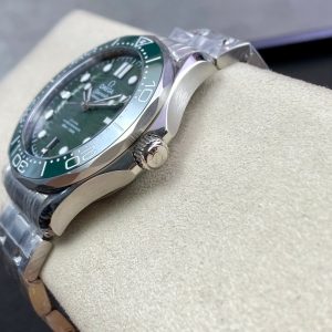 OMEGA Seamaster Diver 300M 42mm (Green Dial Seamaster Steel Bracelet) - Image 7