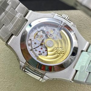 Patek Philippe Nautilus Annual Calendar 5726 - Image 8