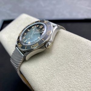 1:1 Superclone-Omega Seamaster Diver 300M Co-Axial Master Chronometer 42mm Titanium(007) - Image 6