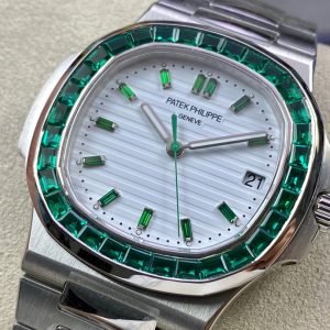 Patek Philippe Nautilus 5711 diamond-studded - Image 3