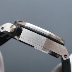 1:1 Super Clone Audemars Piguet Royal Oak (Offshore Diver 15703) - Image 5