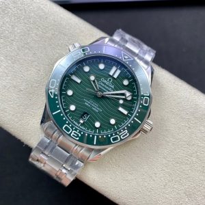 OMEGA Seamaster Diver 300M 42mm (Green Dial Seamaster Steel Bracelet) - Image 4