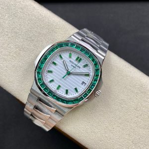 Patek Philippe Nautilus 5711 diamond-studded - Image 4