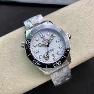 1:1 Superclone-Omega Seamaster Diver 300M Co-Axial Master Chronometer 42mm (White Dial Seamaster) - Image 5