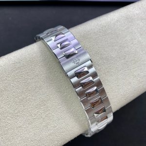 Patek Philippe Nautilus 5711 diamond-studded - Image 9