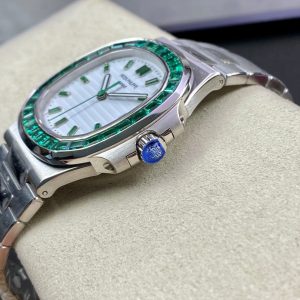 Patek Philippe Nautilus 5711 diamond-studded - Image 6